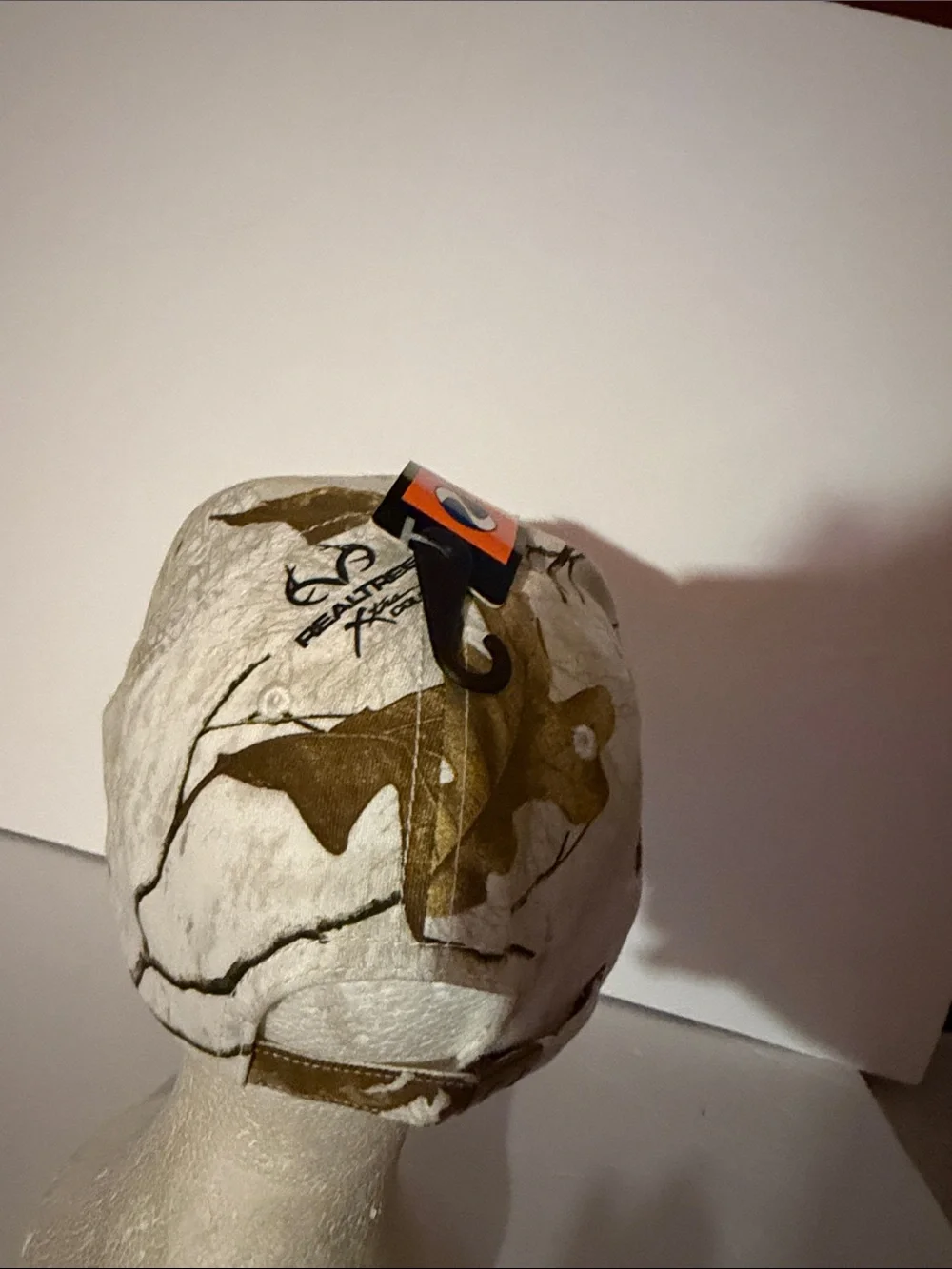 Newhattan Realtree Hardwoods Snow Camo Hunting Baseball Cap Hat NWT One Size